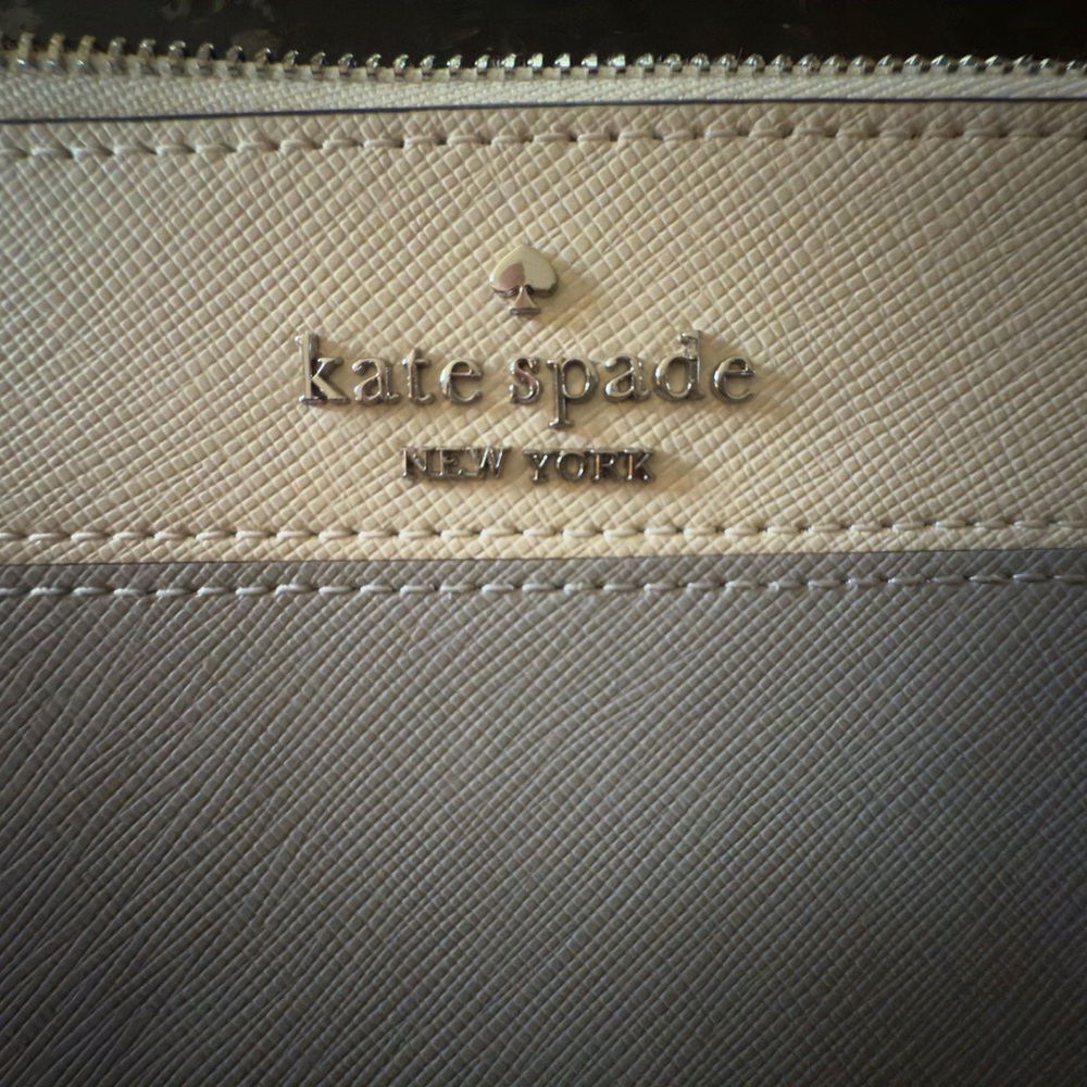 🎄Kate Spade Cream and Gray Wristlet new without tags! Beautiful - Picture 7 of 7